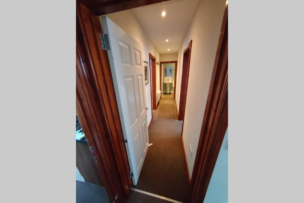Bt 9 Granny Flat & Walled Garden เบลฟาสต์ ภายนอก รูปภาพ