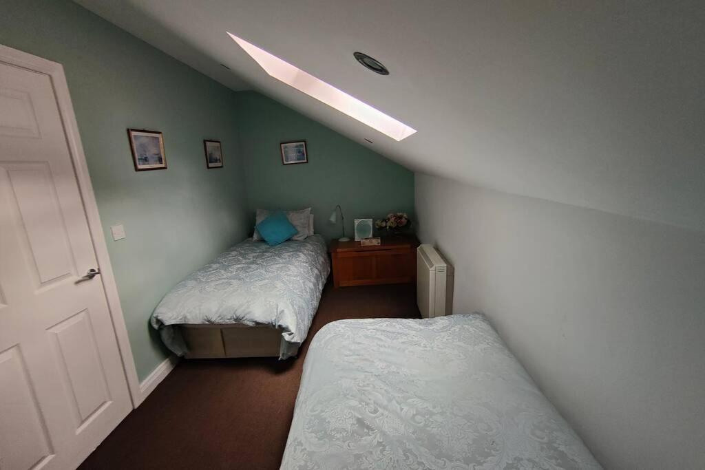 Bt 9 Granny Flat & Walled Garden เบลฟาสต์ ภายนอก รูปภาพ